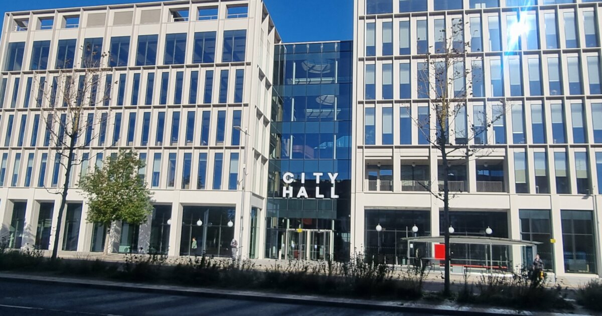 City Hall reopens: Man arrested for "malicious communication" – Spark Sunderland - Vimarsana News